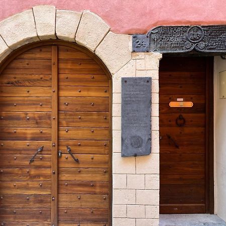 Suite "Chalet" Dans Maison De Village La Brigue Экстерьер фото