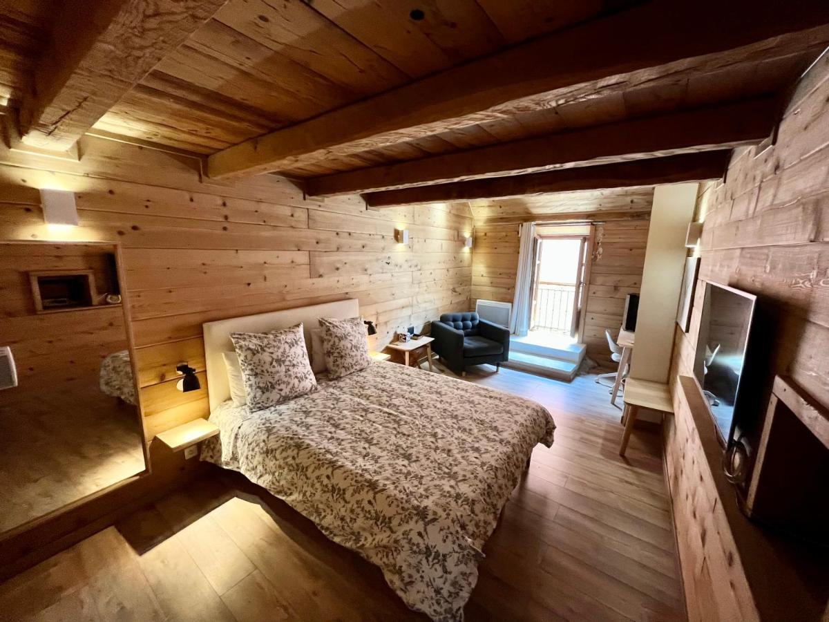 Suite "Chalet" Dans Maison De Village La Brigue Экстерьер фото